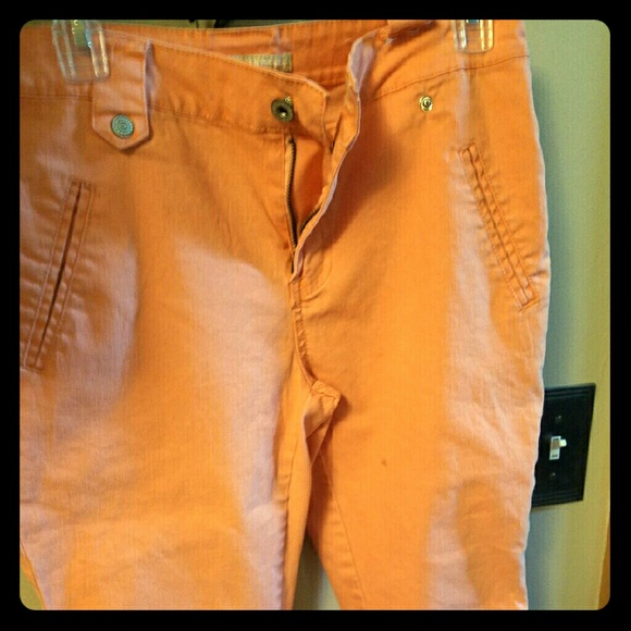 Sz 9/10 capris coral color