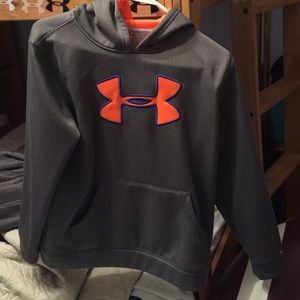 Under Armour Boys Sweat shirt size youth large