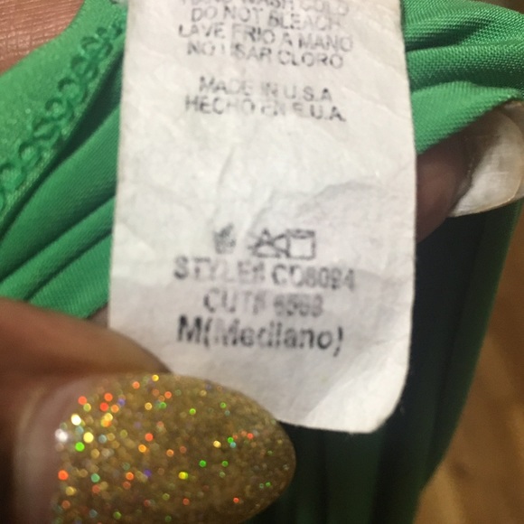 Green dress 👗 - Picture 2 of 4
