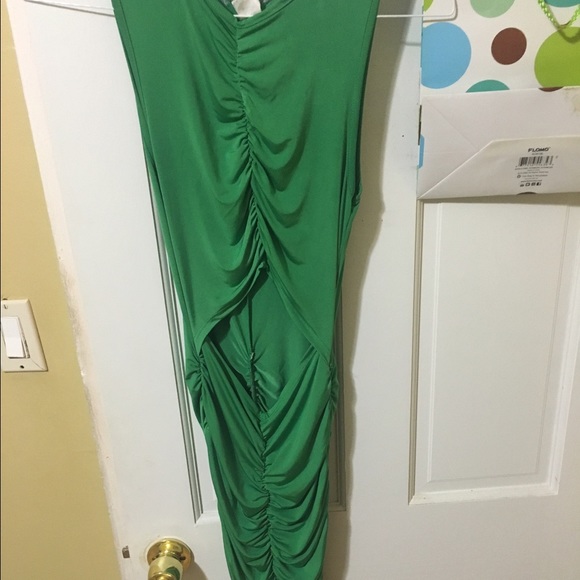 Green dress 👗 - Picture 4 of 4