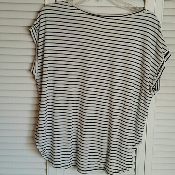 Francesca's Collection top - Picture 3 of 3