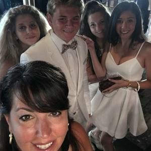 Meet your Posher, Stephanie