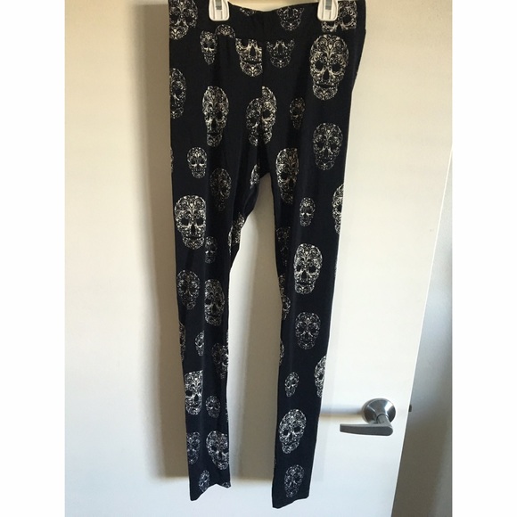 Black skull leggings from H&M