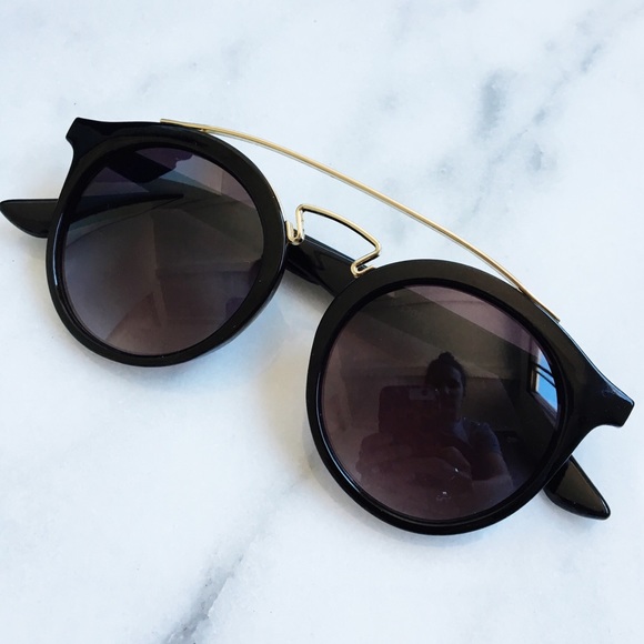 FINAL SALE - Black Brow Bar Sunglasses - Picture 4 of 6