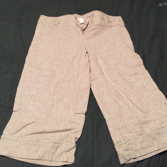 Brown capris