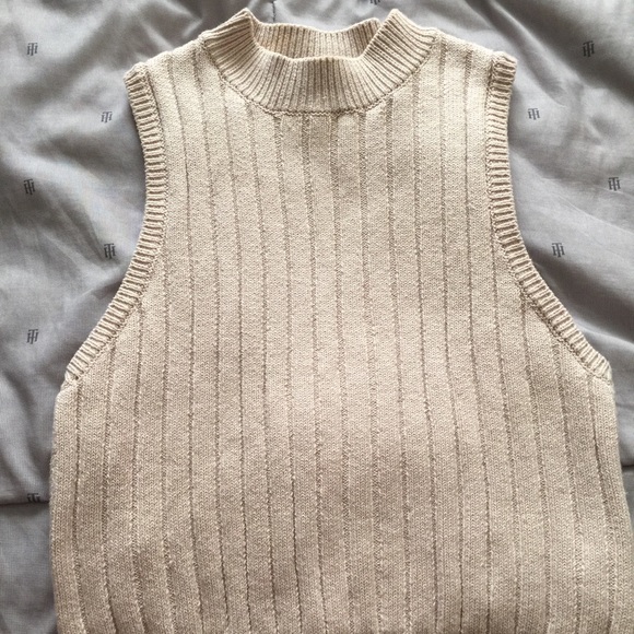 Turtle neck crop top