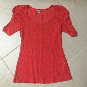 Women's Guess top
