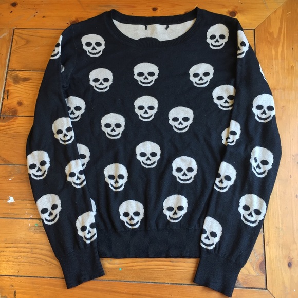 Vintage Retro Black White Skull Crew Sweater