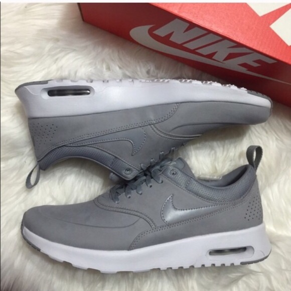 •Gray Nike air max Thea - Picture 3 of 4