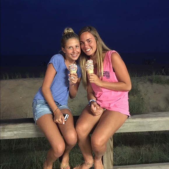 Meet your Posher, Claire