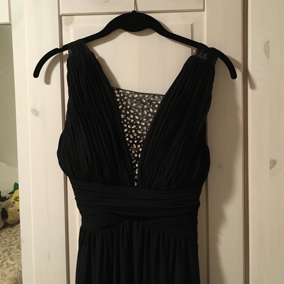 Classic black formal dress - Picture 1 of 3