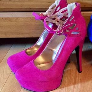 Hot pink heels!