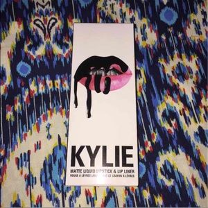 Kylie lipkit - free shipping