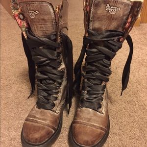 Dr. Martens Vonda Brown Rose Boots