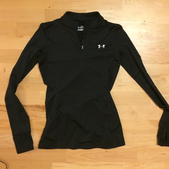 Under Armour small fitted cold gear zip up