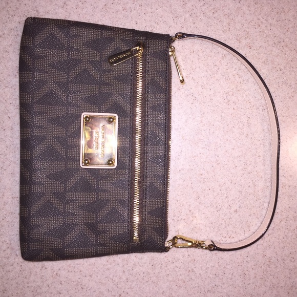 Michael Kors Jet Set large wristlet