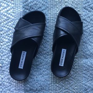 Steve Madden leather black sliders