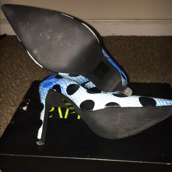 Heels - Picture 3 of 3