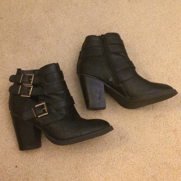 Black heeled booties