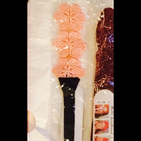 Daisy Lace Chained Headband, Pretty in Peach! NWT! - Picture 2 of 4