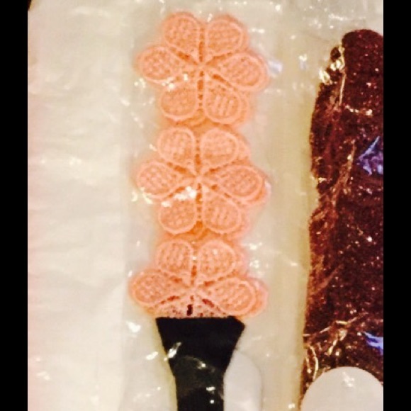 Daisy Lace Chained Headband, Pretty in Peach! NWT! - Picture 4 of 4