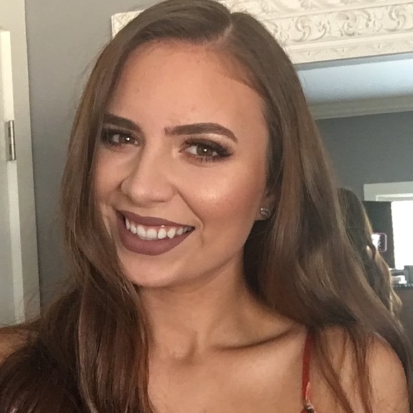 Meet your Posher, Julia - Picture 1 of 1