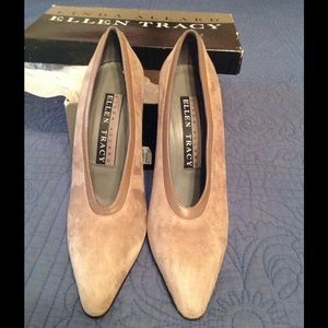 Ellen Tracy Pump Suede - PRICE DROP!