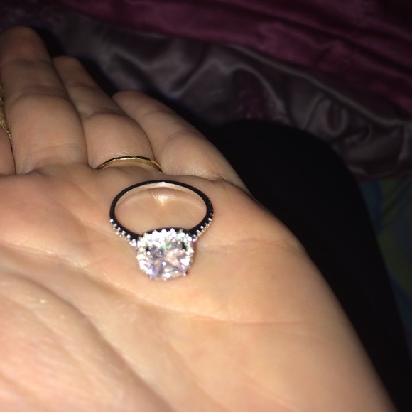 CZ ring - Picture 2 of 4