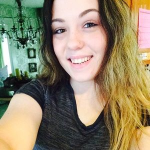 Meet your Posher, Becca