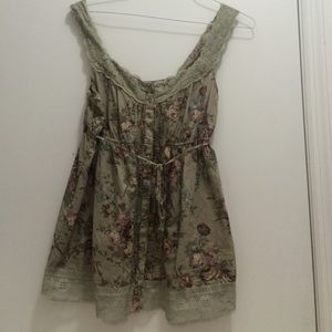 Green floral Lacey tank  Juniors xlarge worn twice