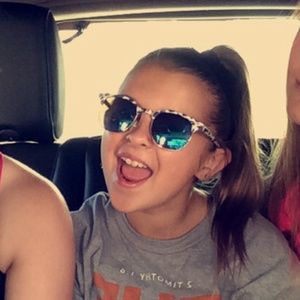 Meet your Posher, Caroline