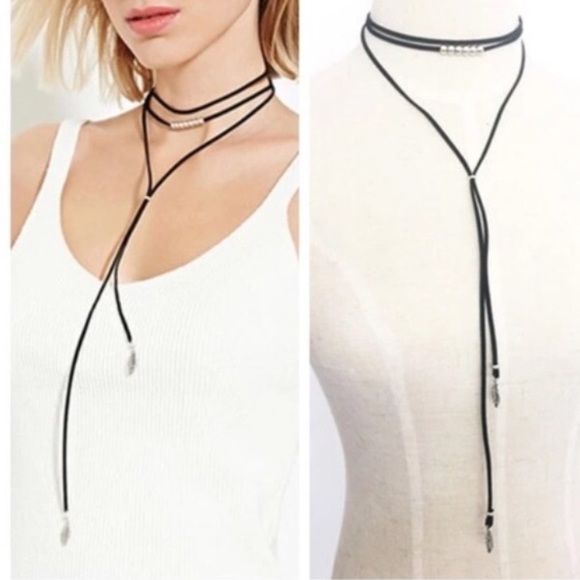 ‼️ 5 for $25 ‼️SUEDE LEATHER LEAF CHOKER SILVER - Picture 2 of 3