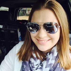 Meet your Posher, Sara