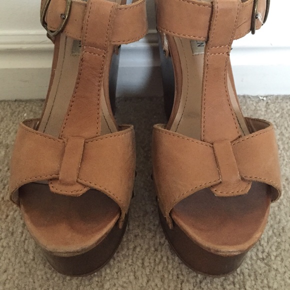 Steve Madden Shoes - Steve Madden Wyliee wedge sandal, sz 8.5 Steve Madden Shoes - Steve Madden Wyliee wedge sandal, sz 8.5