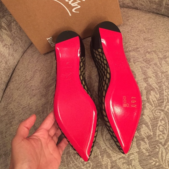 ❌❌SOLD ❌❌NEW!! Louboutin flats - Picture 2 of 4