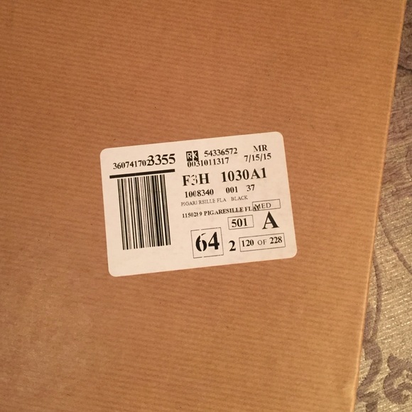 ❌❌SOLD ❌❌NEW!! Louboutin flats - Picture 4 of 4