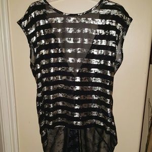 Beautiful!!! 2b Bebe top new, sz medium