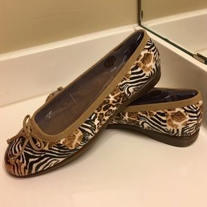 🎉SALE🎉Aerosoles Safari print flats