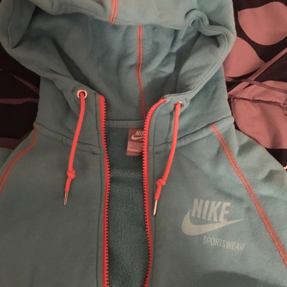 Nike Jacket - Picture 3 of 3