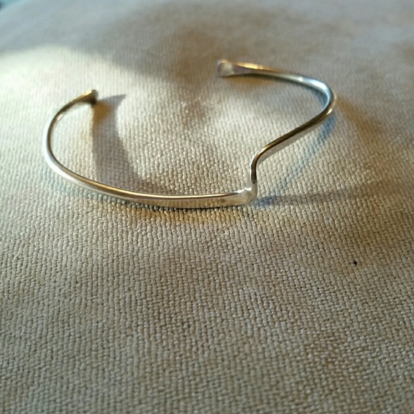 Sterling Silver dainty bracelet - Picture 2 of 3