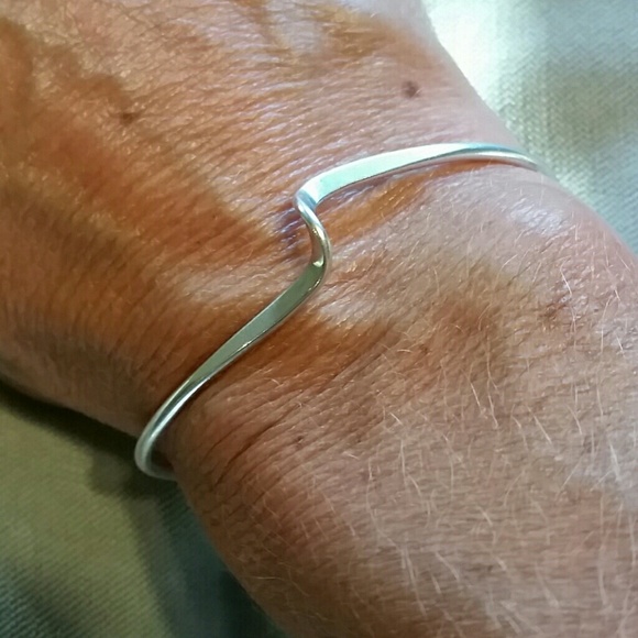 Sterling Silver dainty bracelet - Picture 3 of 3