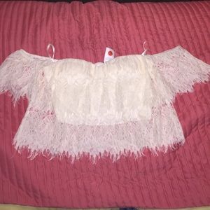 Off The Shoulder Crop Top 💫