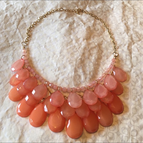 Host PickPeach Statement Necklace - Picture 2 of 3