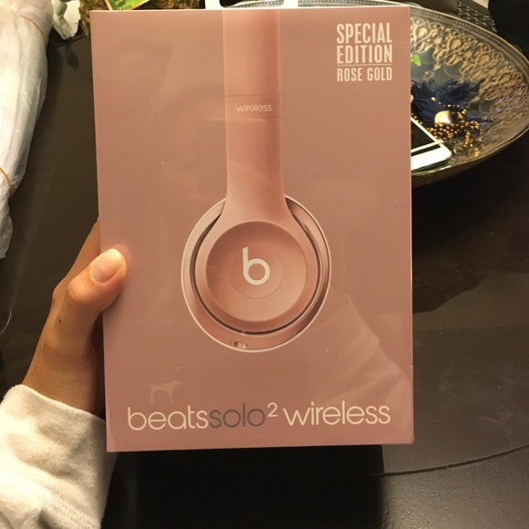 NWT special edition rose gold beats solo2 wireless