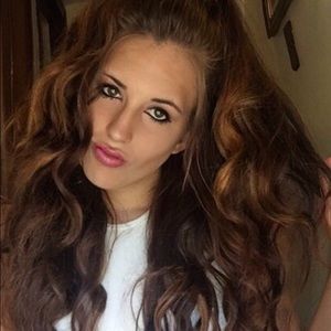 Meet your Posher, Brooke