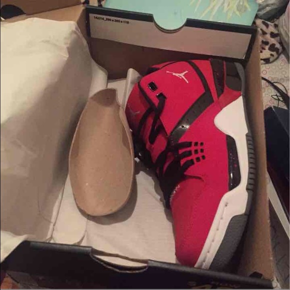 Jordan flights 😋 CHEAPEST YOULL BUY EM .