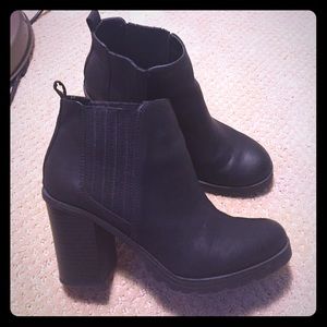 Sam & Libby ankle booties