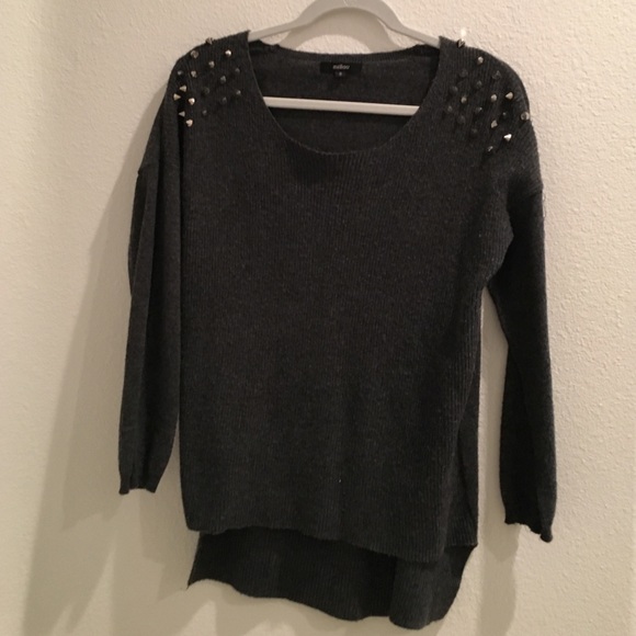 Dark grey sweater with spikes