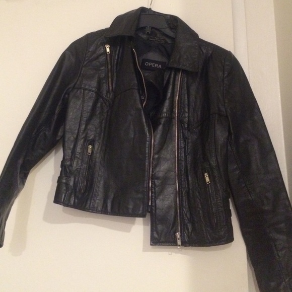 🌻2 FOR $20👒 Black opera leather jacket