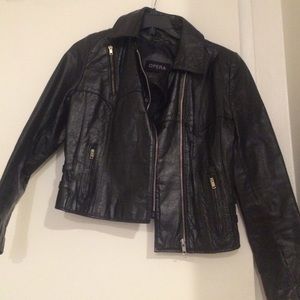 🌻2 FOR $20👒 Black opera leather jacket